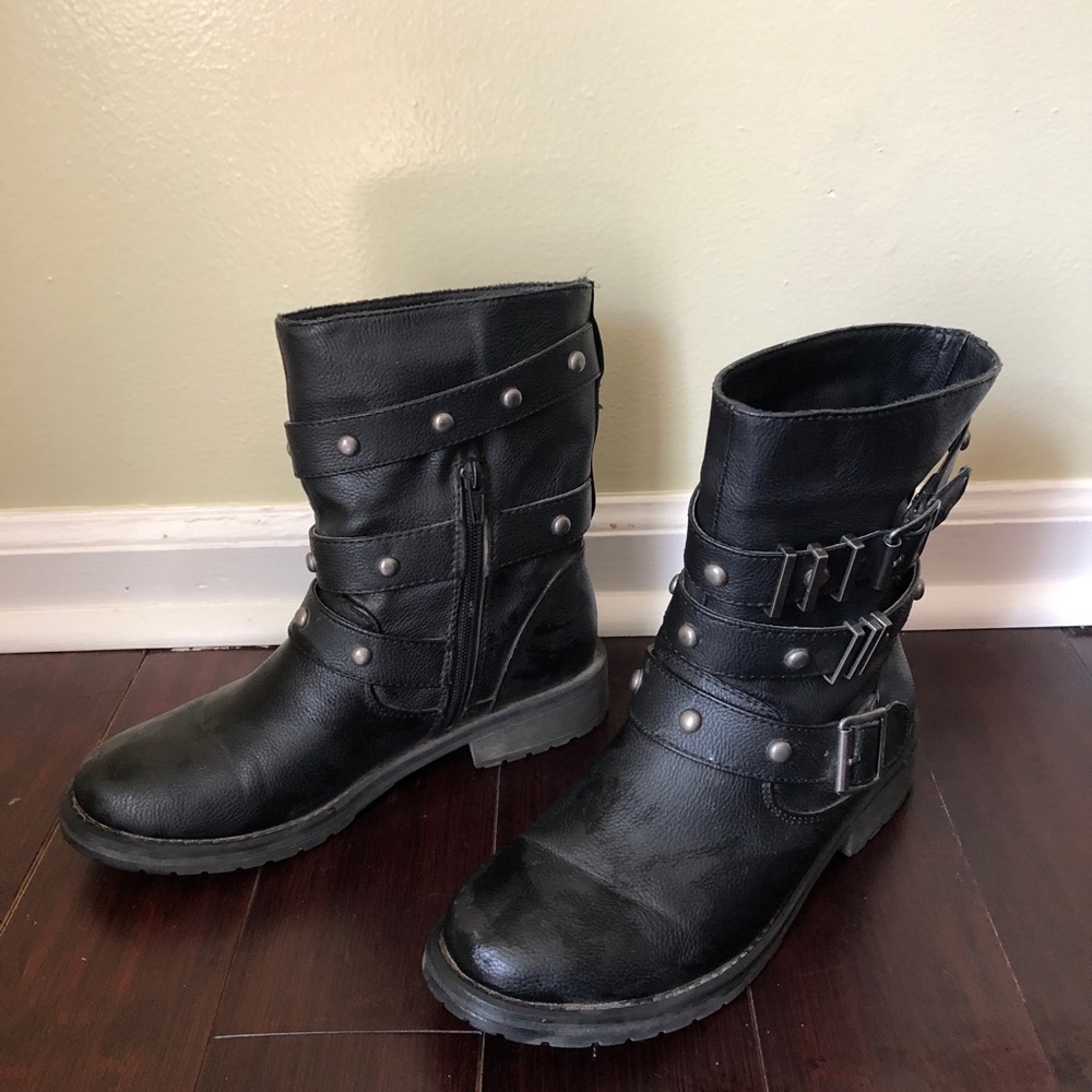 Black Biker boots Size: 7